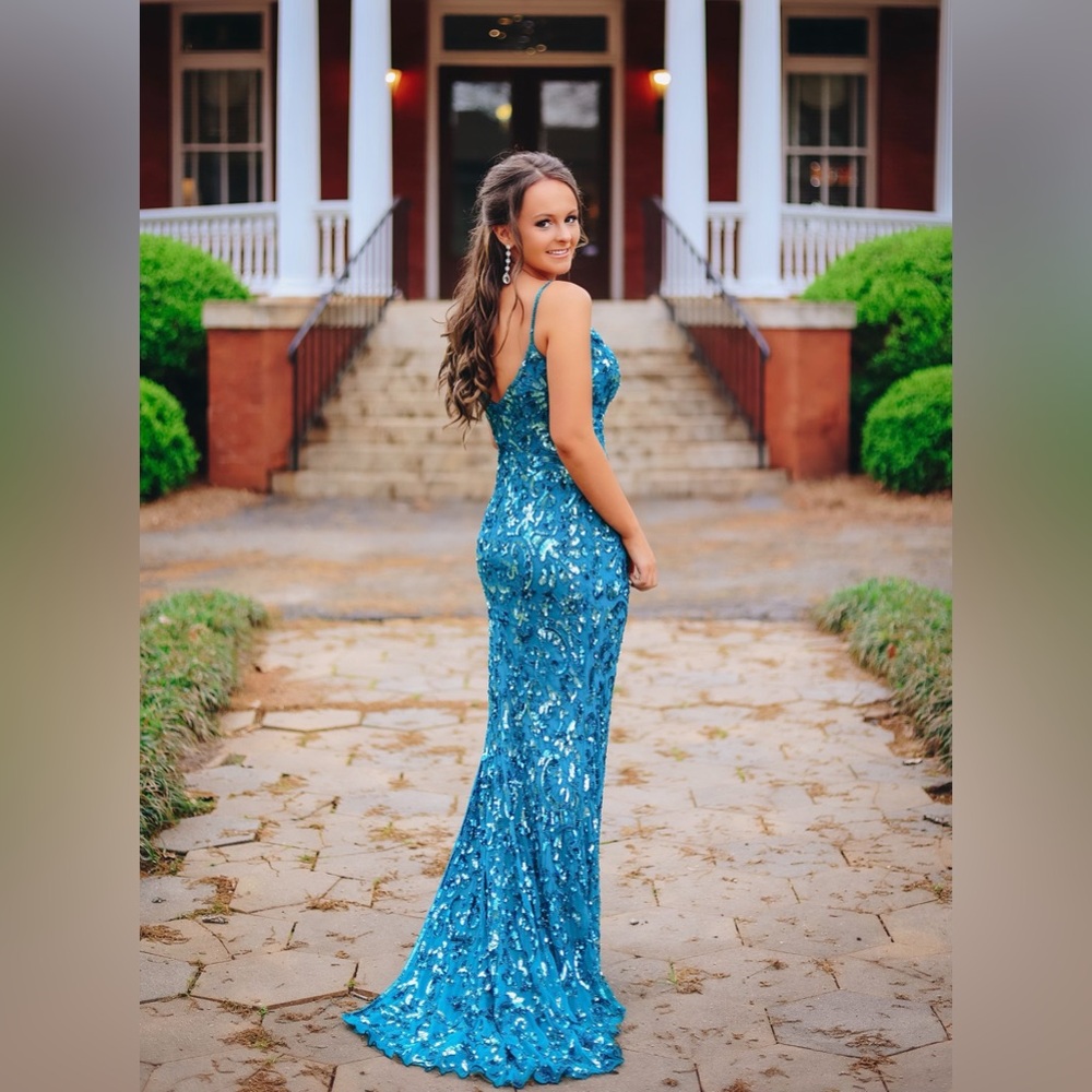 Sherri Hill prom/pageant dress-Size 2. Teal. Only worn once-Excellent condition